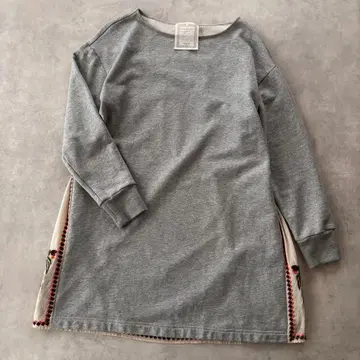 비어즐리 맨투맨 티셔츠 실크 백 자수 꽃무늬 세탁 가능 그레이 계열