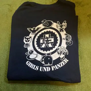 컨디션 최상 걸즈 앤 판처 GIRLS und PANZER 긴팔 티셔츠