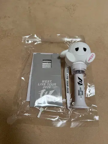 [새상품급] WEST LIVE TOUR 2026 응원봉 유일무이