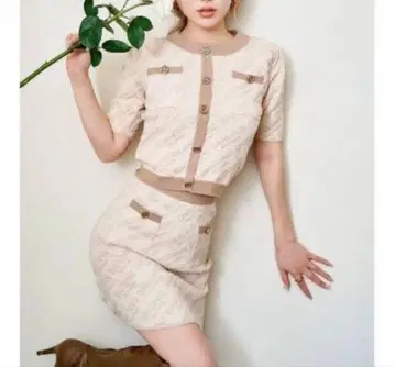 다리치 오블리크 로고 레트로 니트 & 스커트 셋업 베이지 F