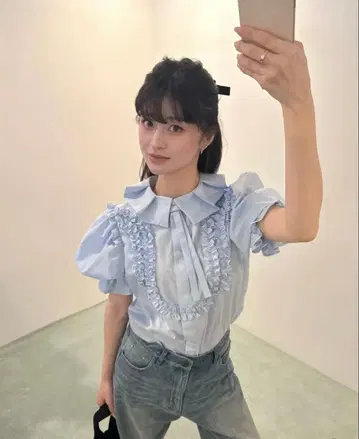 Bibiy. REBECCA FRILL BLOUSE 블라우스 화이트