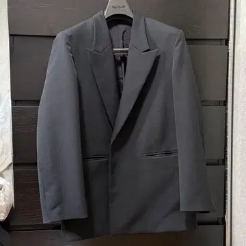 Name. 테일러드 자켓