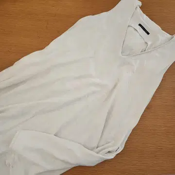 미즈이로 인드 슬리브리스 원피스 후드