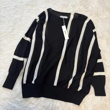 sulvam Asymmetry Knit 메쉬 22ss 정가 35200