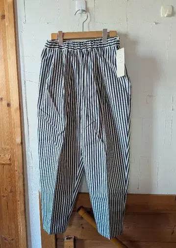 사만사 모스모스 스트라이프 테이퍼드 팬츠 미사용 새상품