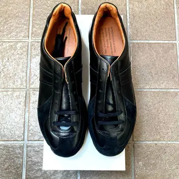 리프로덕션 오브 파운드 저먼 트레이너 블랙