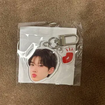 TREASURE 준규 캡슐 토이 얼굴 아크릴 키링