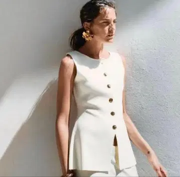 ZARA 골드 버튼 니트 탑 택 포함 미사용 새상품 L 사이즈