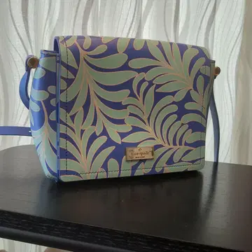 케이트 스페이드 숄더백 청록색 잎 무늬