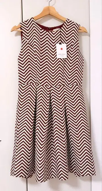 미사용 새상품 A라인 원피스 HOLIDAY SUN 홀리데이선