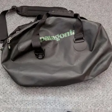 patagonia 블랙 더플백