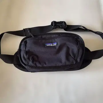 patagonia 블랙 바디백 필드 스미스
