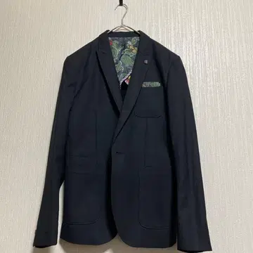 미사용 새상품 피크 라펠 테일러드 자켓 블랙 M 어깨 패드 포함