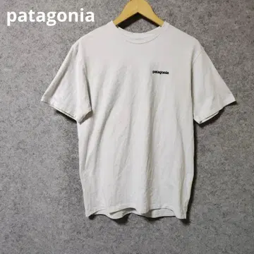 patagonia 빅 로고 백 프린트 화이트 T셔츠