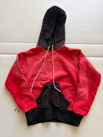 ARIES / 아리즈 후드티