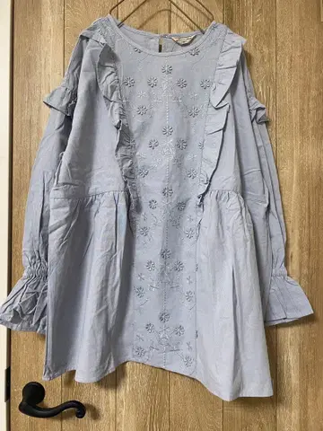 새상품 사만사 모스모스 3D 자수 프릴 튜닉 색스