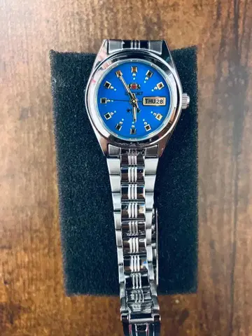 오리엔트 쓰리스타 크리스탈 여성용 손목시계