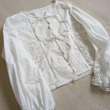 [ 새상품 ] 사만사 모스모스 레이스 패치워크 블라우스