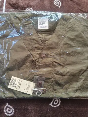 큐브 슈가 나일론 자켓 카키색