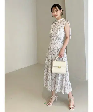 SNIDEL Sustainable 헤어라인 플라워 프린트 원피스