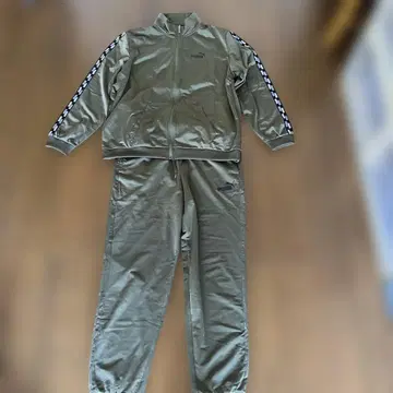 PUMA 올리브 그린 저리 세트 상하의