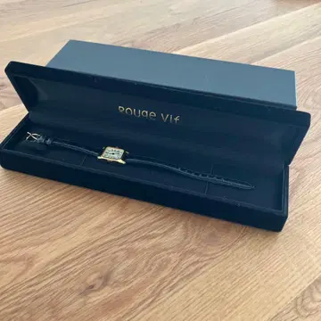 루즈 비프 골드 직사각형 손목시계