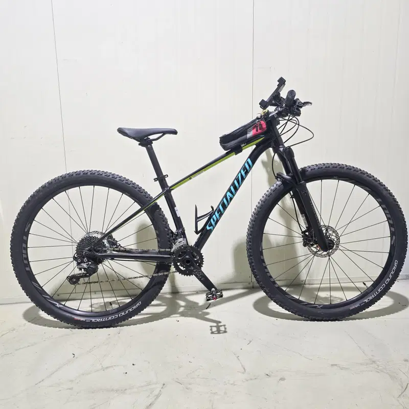스페셜라이즈드 락하퍼 프로 29인치 MTB자전거