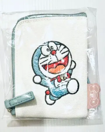 100% 도라에몽 & 프렌즈 사가라 자수 패스케이스 아이보리