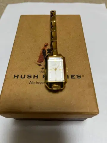 HUSH PUPPIES 골드 아날로그 손목시계