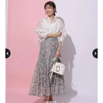 [ 새상품급 ] 아푸와이저 리셰*메쉬 레이스 플라워 에스카르고 스커트