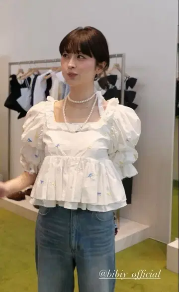 B. RIBBON MANIA BLOUSE 블라우스 비비 Bibiy