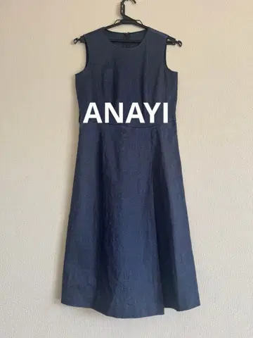 ANAYI 슬리브리스 턱 린넨 원피스