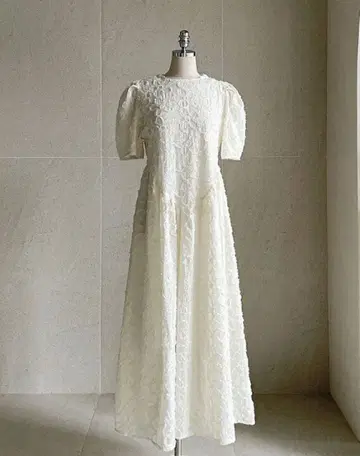 아이엠마리 플라워 퍼프 슬리브 원피스