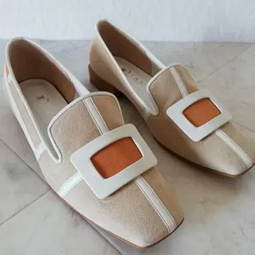 새상품급!! DIANA 다이애나 천연 가죽 펌프스 23cm