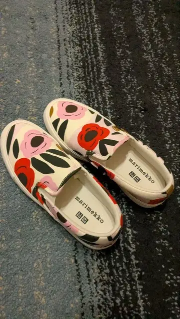 이용은 1회만 25cm 마리메꼬 유니클로 슬립온 marimekko