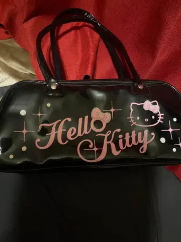 Hello Kitty 페이턴트 핸드백 블랙