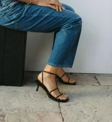 ZARA 스트랩 하이힐 가죽 샌들 35