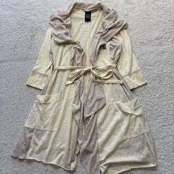 OZZ ONESTE 프릴 롱 가디건 리브 가슴 자수 로고