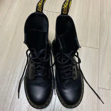 닥터 마틴 블랙 하이컷 부츠