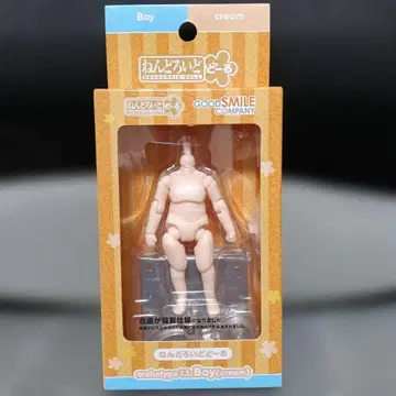 넨도로이드돌 보이 크림 미개봉 새상품