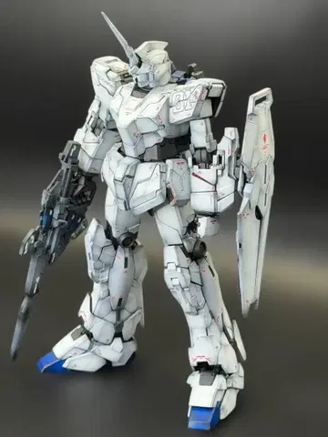 MG 1/100 유니콘 건담 유니콘 모드 도색 완료품