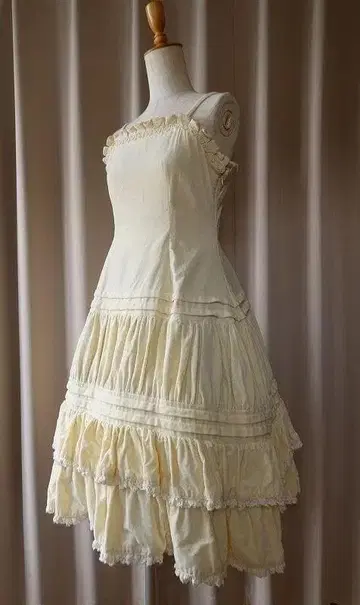 made in 2001 VICTORIAN MAIDEN VELVETEEN