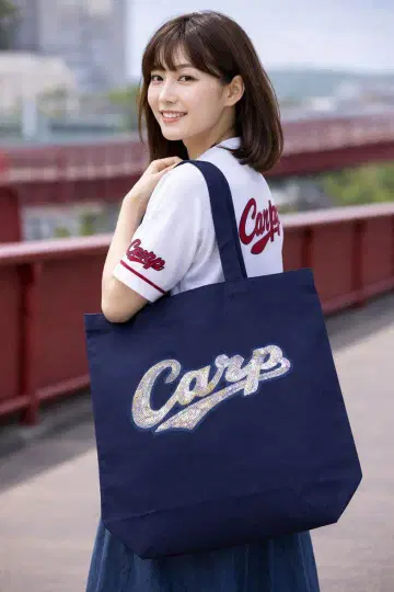 #Carp 로고 자수 M 사이즈 스팽글 토트백 네이비