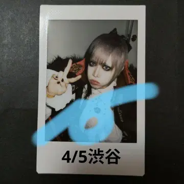 0.1g의 오산 미도리카와 유우 씨 폴라로이드 2