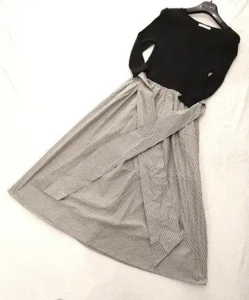 봄 한정 판매 FENNEL 페넬 스트라이프 원피스 플레어 스커트