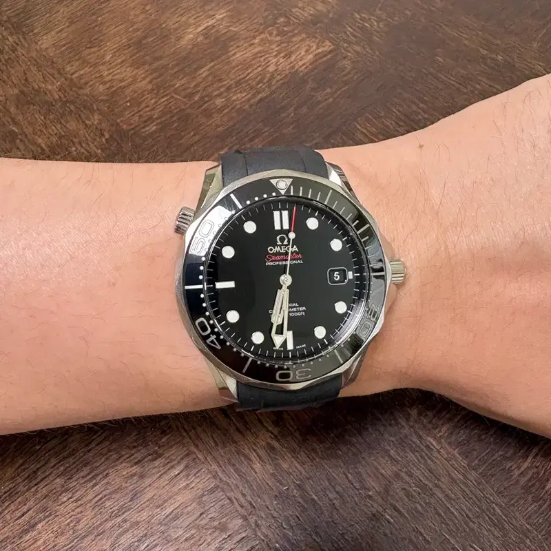 오메가 씨마스터 300 풀코 (41MM 블랙 래커다이얼) 질랜드밴드포함
