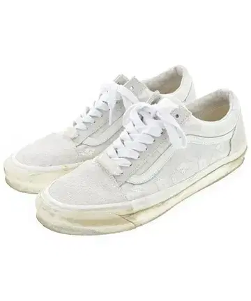 UNDEFEATED 스니커즈 남성용