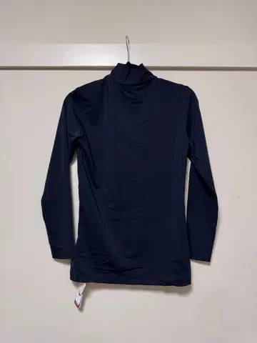 새상품 ONWARD Lakeland 하이넥 긴팔 36 네이비