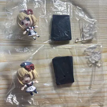 리코리스 리코일 니시키기 치사토 시로쿠로 캡슐 피규어 2점 세트