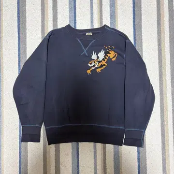 버즈릭슨 네이비 맨투맨 플라잉 타이거